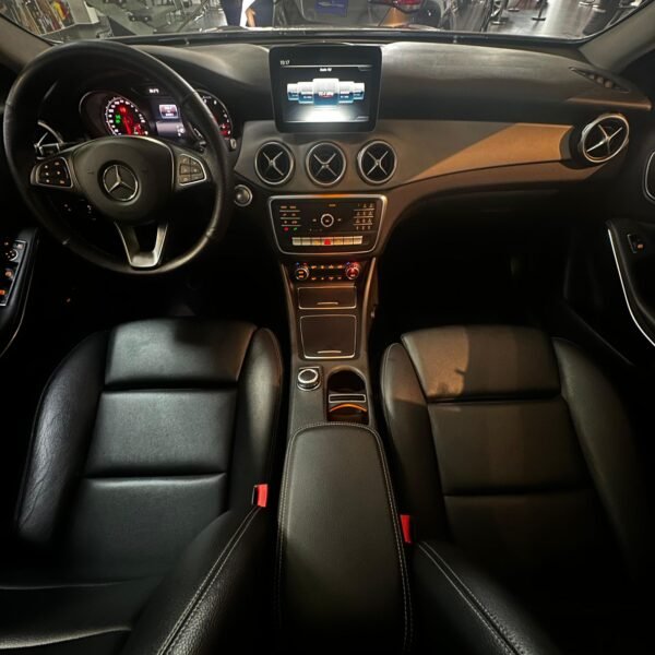 Mercedes Benz GLA200<br>2020<br>102.930.000 - Imagen 13