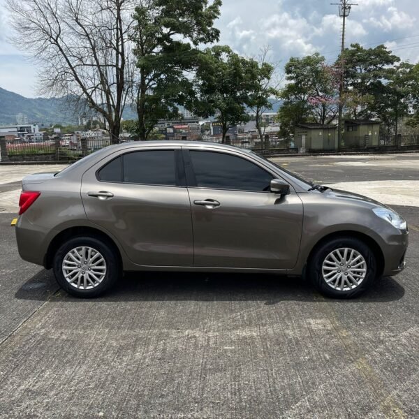 Suzuki Swift<br>2022<br>54.890.000 - Imagen 4