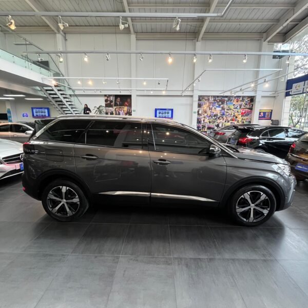 Peugeot 5008<br>2021<br>$112.990.000 - Imagen 4