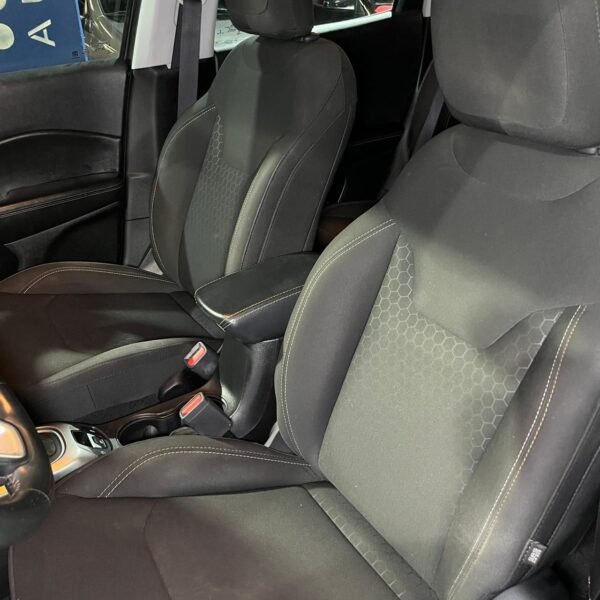 Jeep Compass Sport 4x2<br>2019<br>$76.930.000 - Imagen 14
