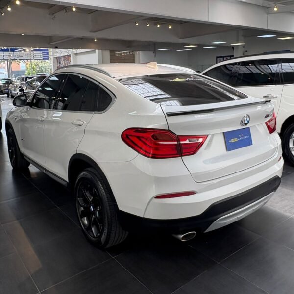 BMW X4<br>Xdrive20d 4x4<br>2018<br>$136.990.000 - Imagen 6