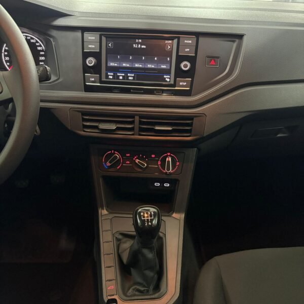 Volkswagen Polo Track<br>2024<br>$67.980.000 - Imagen 9