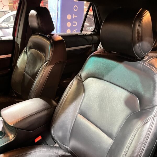 Ford Explorer Xlt 4x2<br>2016<br>$79.630.000 - Imagen 13