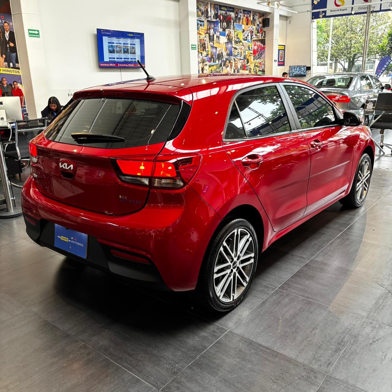 Kia Rio Vibrant<br>2024<br>$74.980.000 - Imagen 4