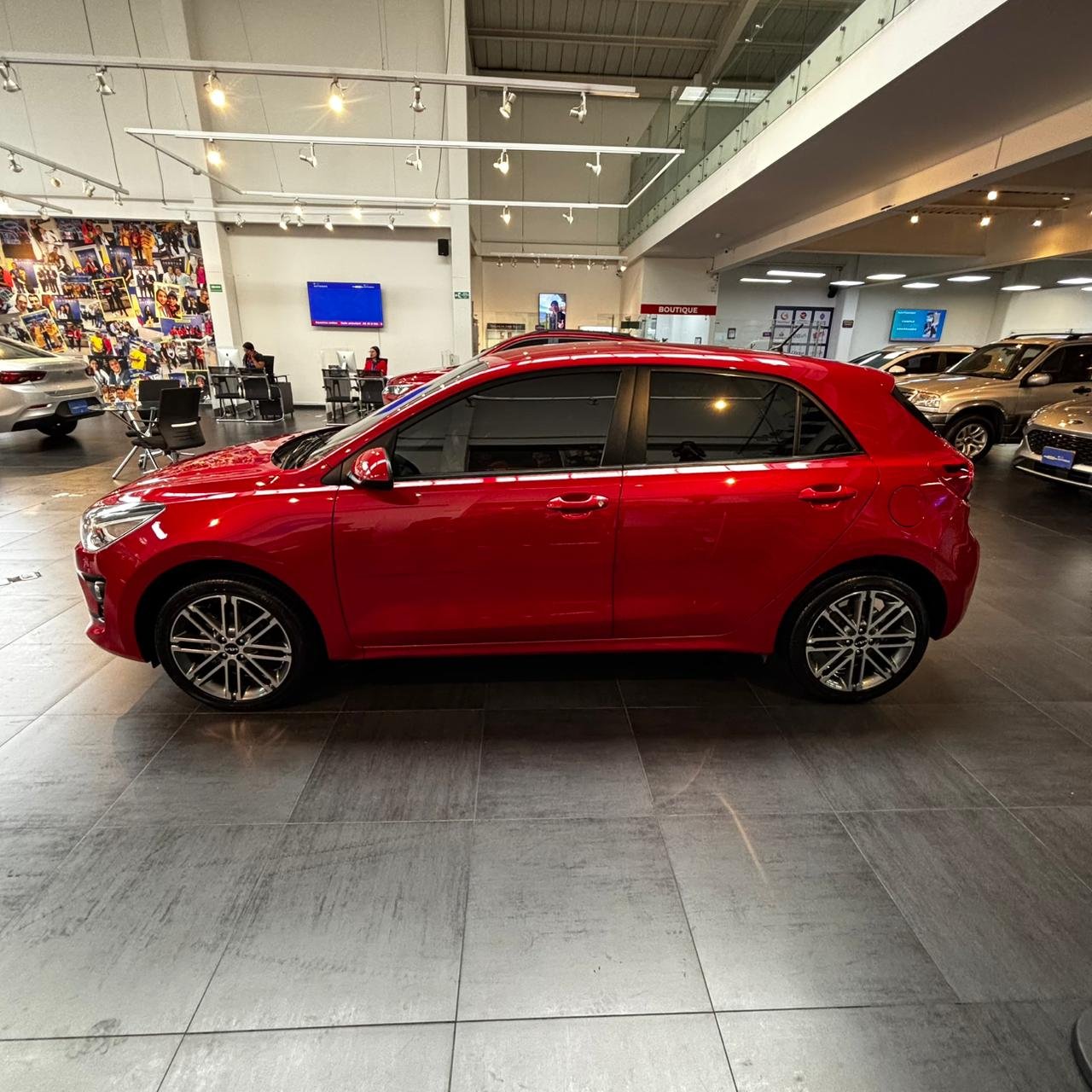 Kia Rio Vibrant<br>2024<br>$74.980.000 - Imagen 7