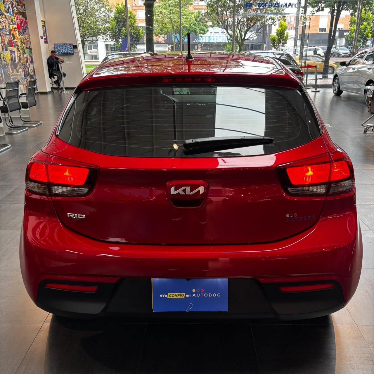 Kia Rio Vibrant<br>2024<br>$74.980.000 - Imagen 5