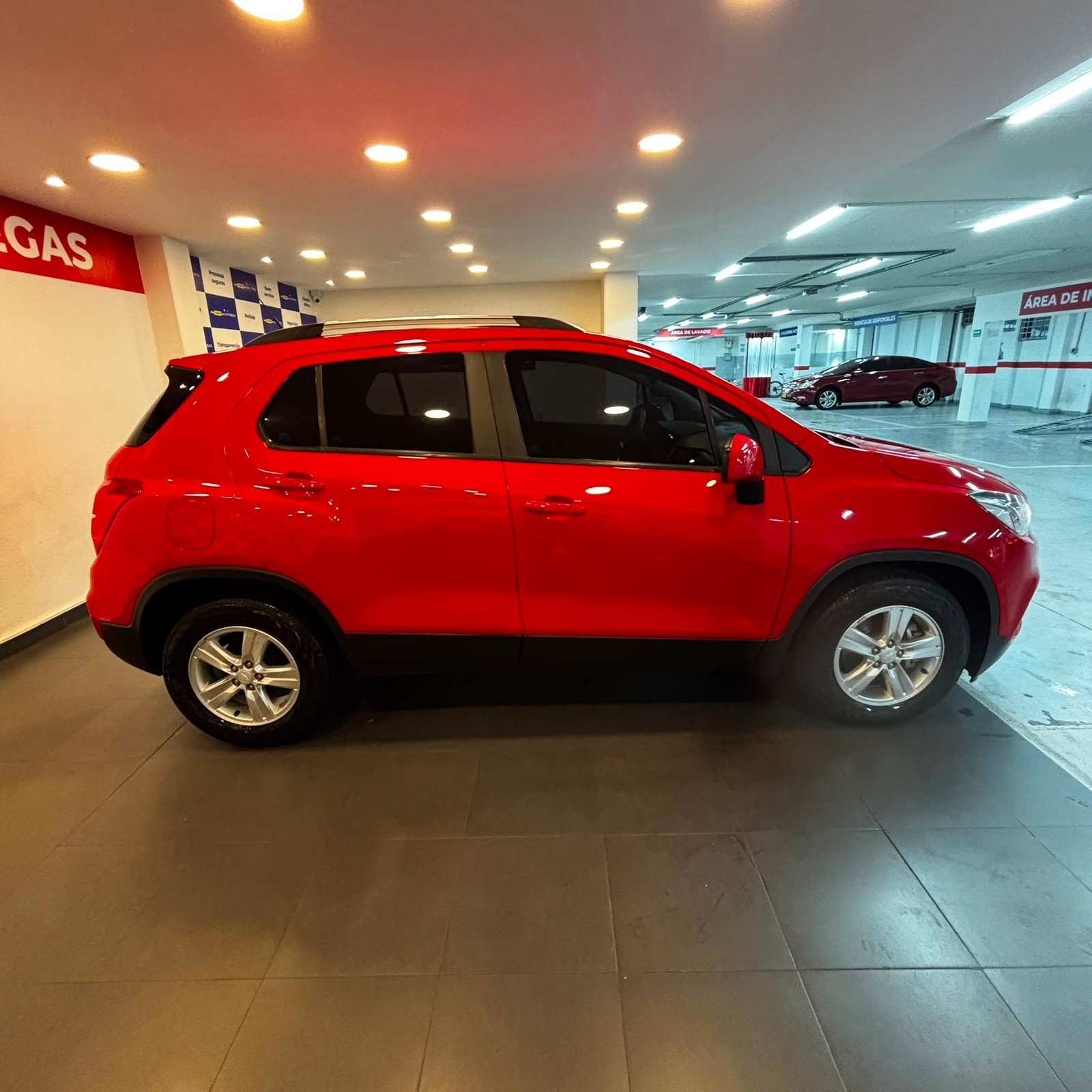 Chevrolet Tracker Versión ls 4x2<br>2017<br>$52.980.000 - Imagen 5