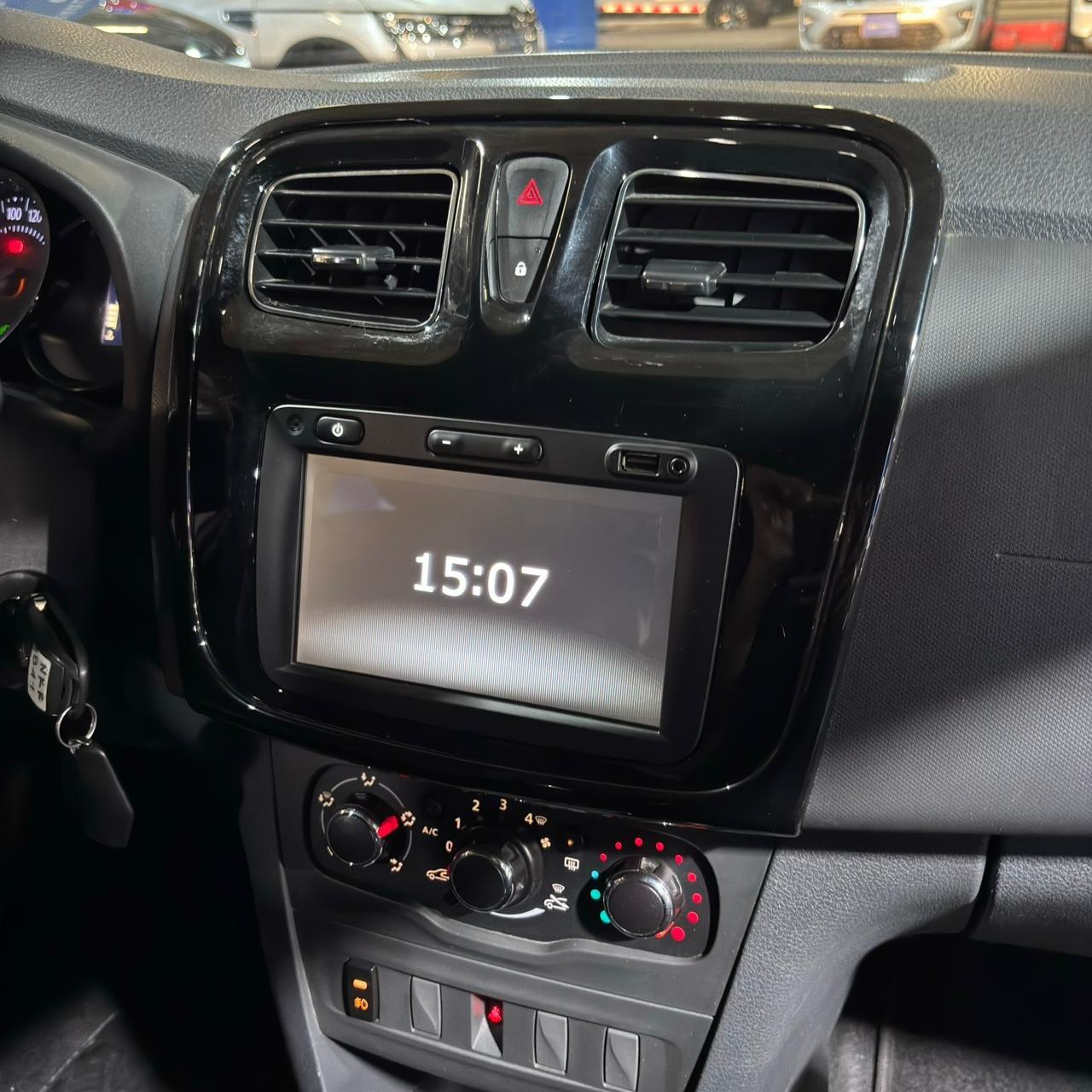 Renault Sandero Life<br>2024<br>$59.980.000 - Imagen 14