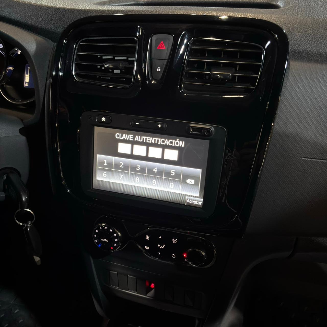 Renault Sandero Zen<br>2023<br>$56.980.000 - Imagen 12